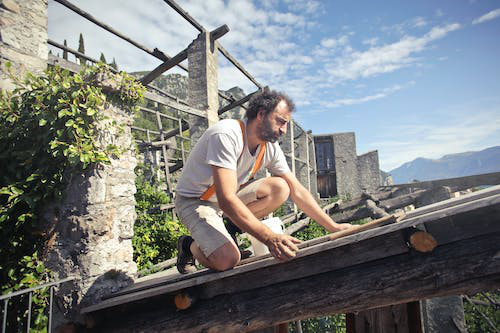 A roofer